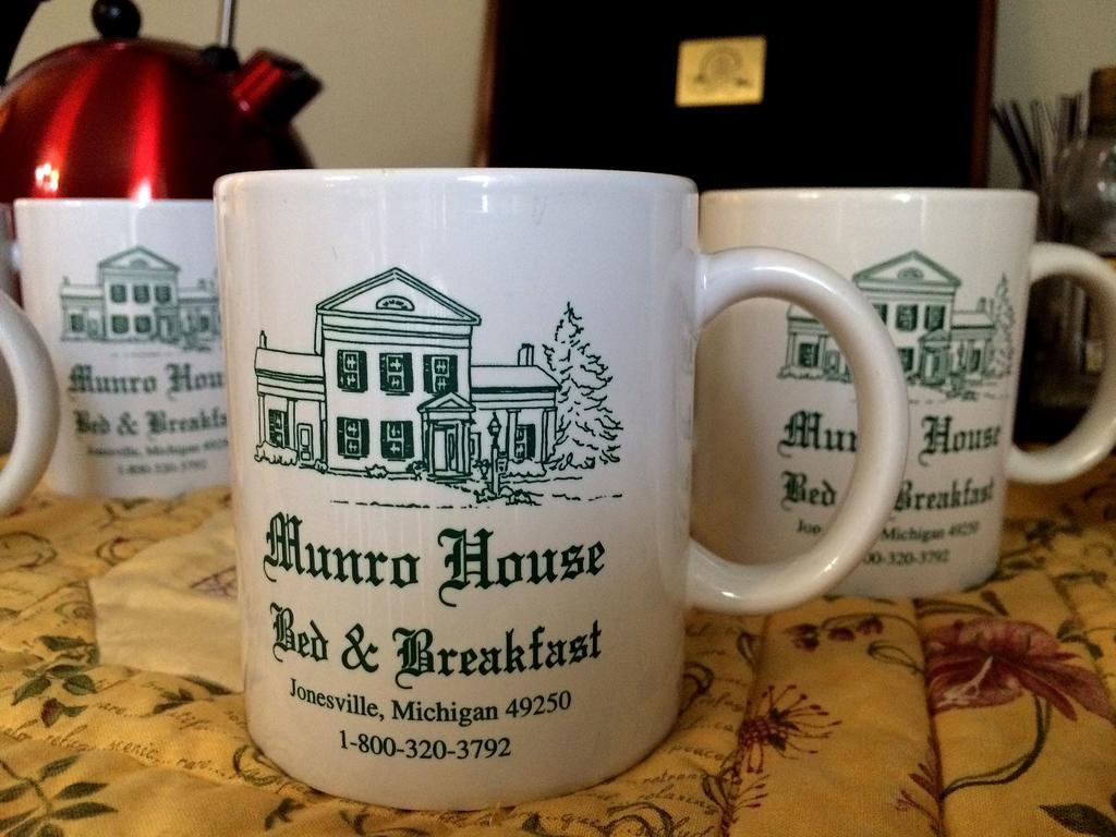 Munro House Bed And Breakfast Jonesville Eksteriør billede